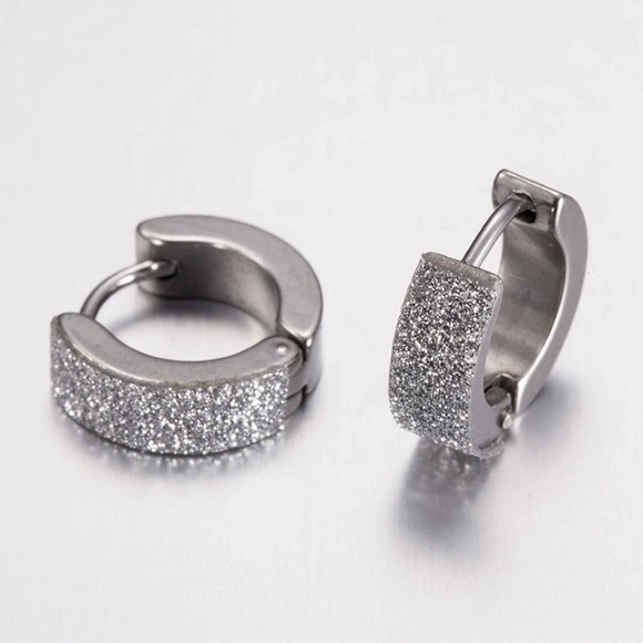 NEW!💙💎PUNK HOOPS! SPARKLE!💎💙SILVERY UNISEX MEN - Picture 5 of 8